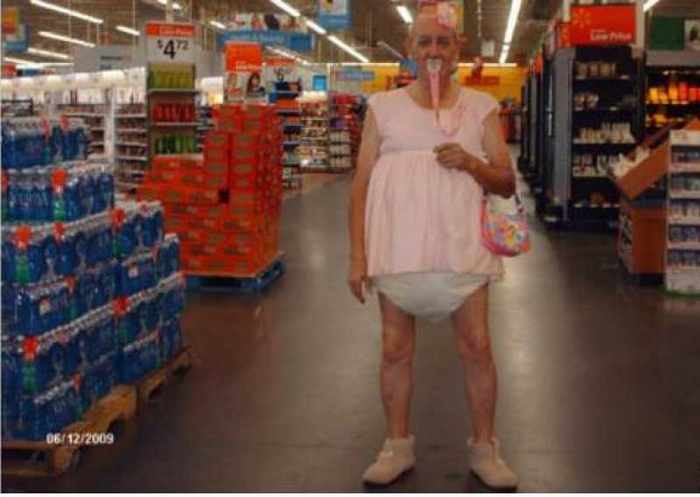 The 20 Most Ridiculous People of Walmart Photos -04