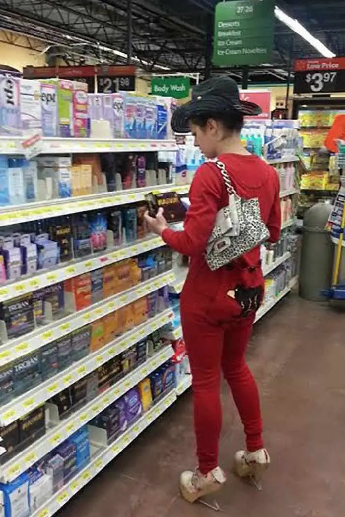 The 20 Most Ridiculous People of Walmart Photos -20