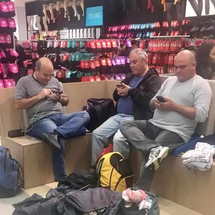 35 Funny Husbands Shopping With Their Wives Will Make You LOL -25