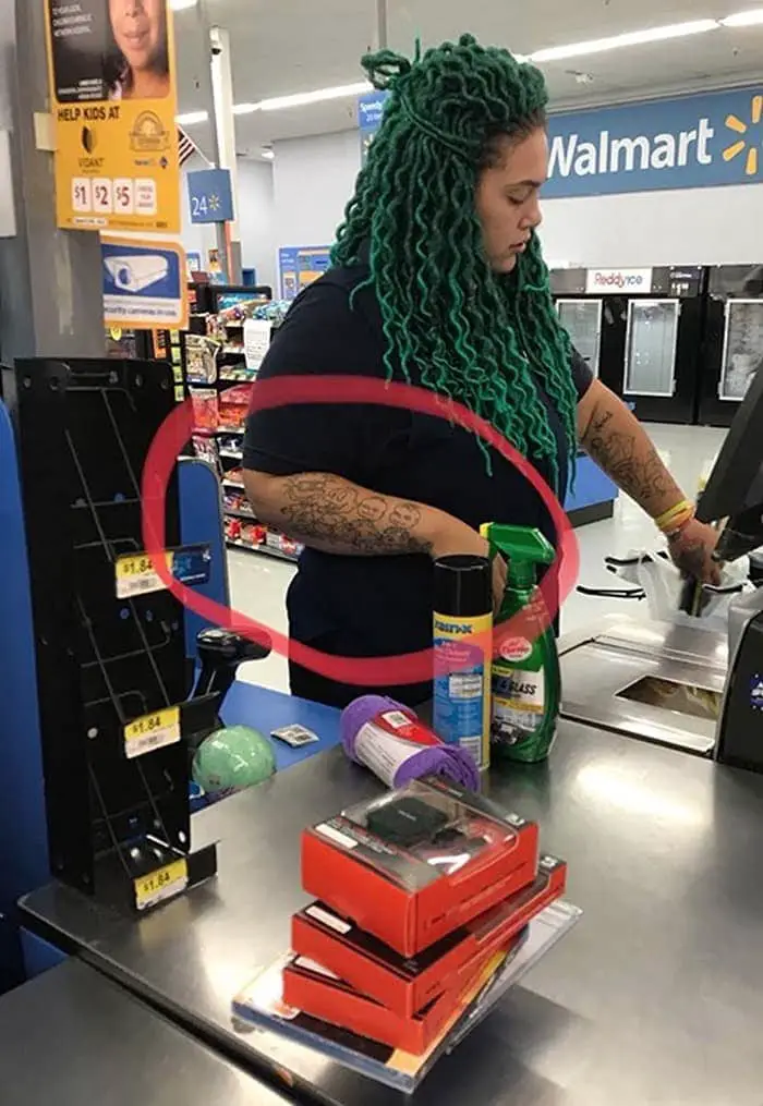 The 35 Funniest People Of Walmart Pictures of All Time -30