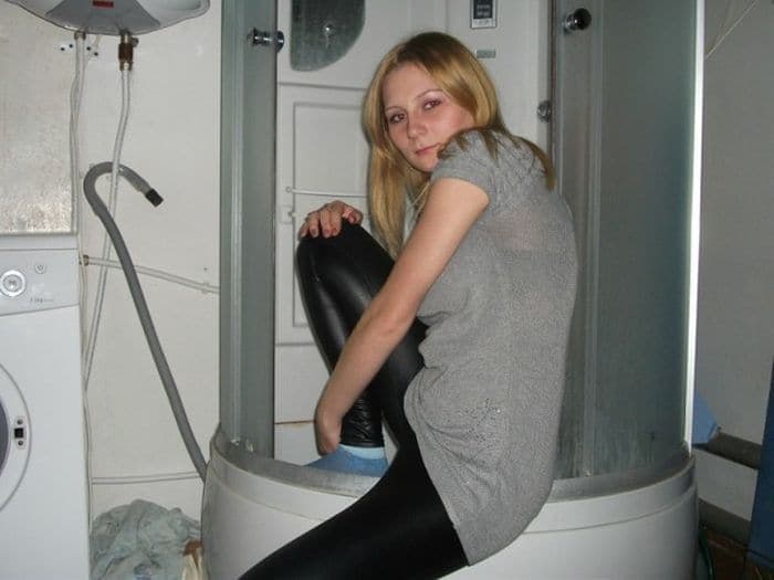 30 Funny Pictures of Russian Girls Who Failed to Look Hot -09