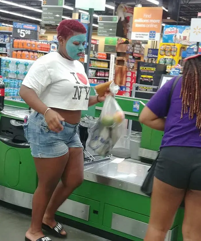 The 24 Weird People of Walmart That Are on Another Level -15
