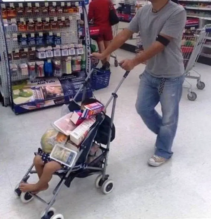 17 Funny Pictures of People That Know How to be a Good Father -09