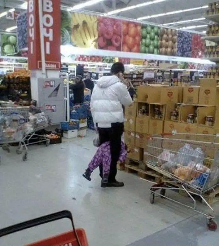25 Ridiculous People of Walmart You Hope to Never Run Into - DrollFeed