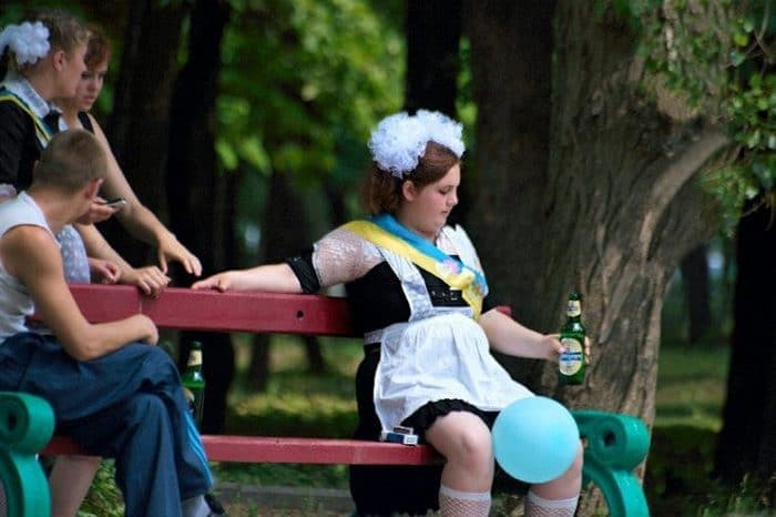 26 Funny Photos of Students Celebrating Graduation in Russia Will Blow Your Mind -03