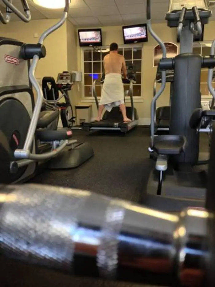 27 Epic Fail Gym Photos That Will Make Your Day -08