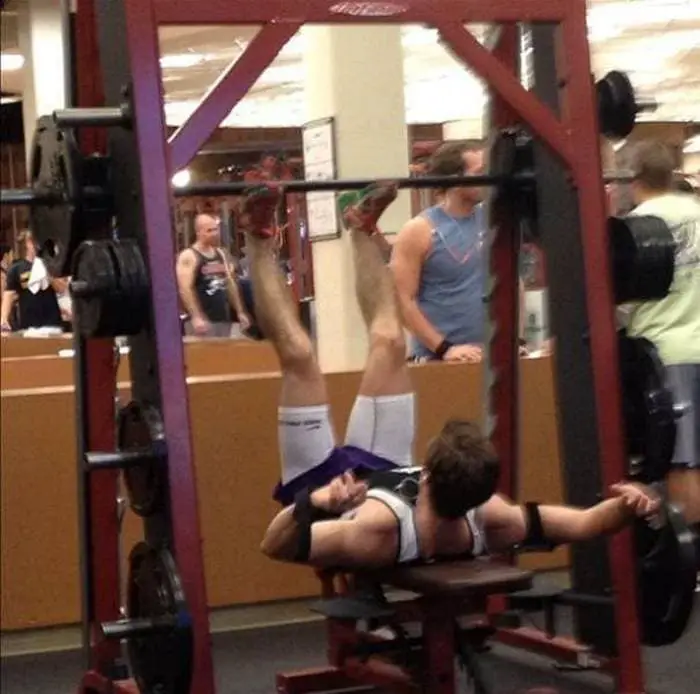 27 Epic Fail Gym Photos That Will Make Your Day -19