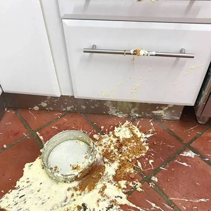 30 Kitchen Fail Photos That Will Make You Scratch Your Head -11
