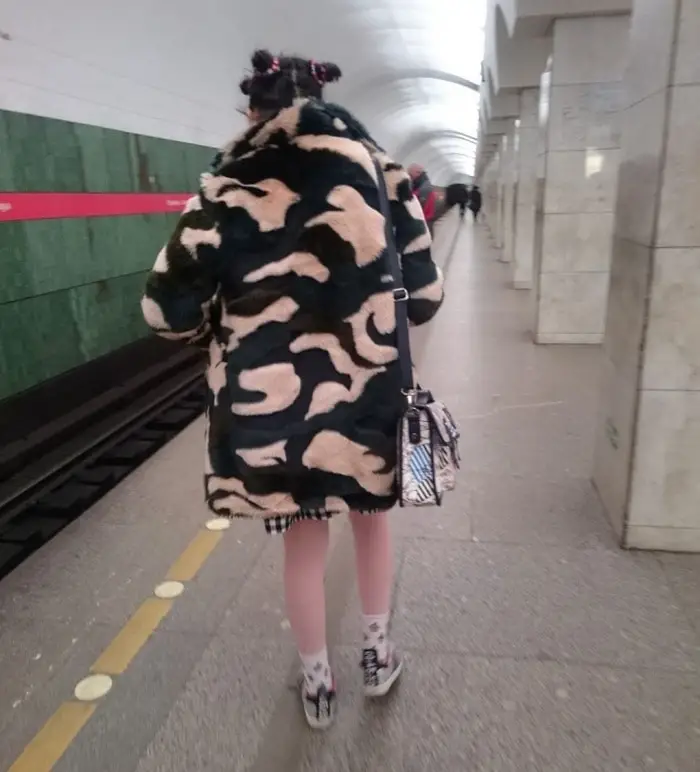 34 Ridiculous Russian Subway Fashion Pics That Are Weird As Hell-21