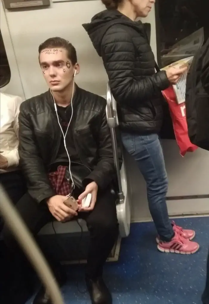 34 Ridiculous Russian Subway Fashion Pics That Are Weird As Hell-23