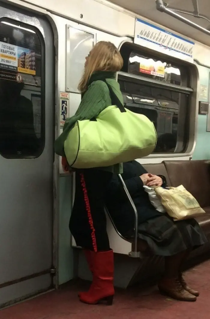 34 Ridiculous Russian Subway Fashion Pics That Are Weird As Hell-27
