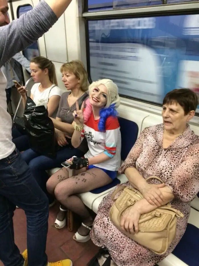 34 Ridiculous Russian Subway Fashion Pics That Are Weird As Hell-34