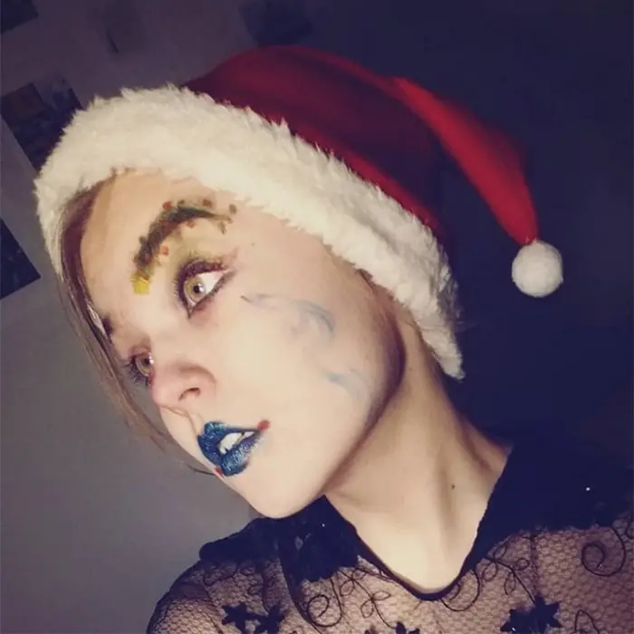 15 Hilarious Christmas Tree Eyebrows That Will Feel You Festive-01