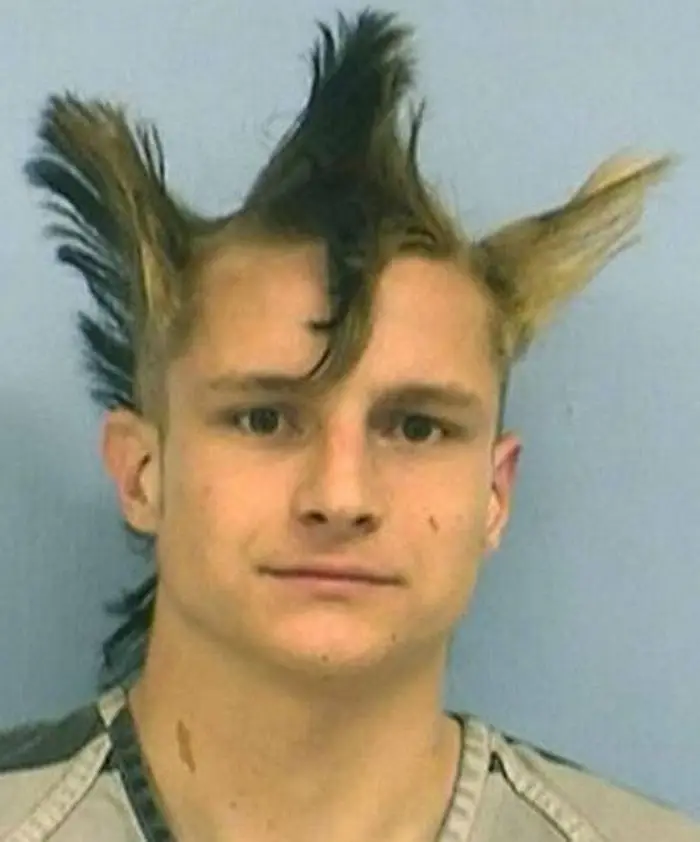 65+ Funniest Haircuts That Will Make You Cringe-24