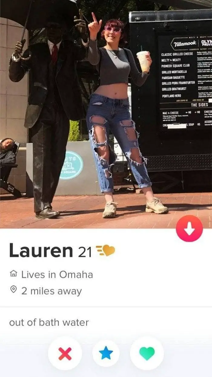 60+ Funny Tinder Profiles That Will Make You Look Again-51